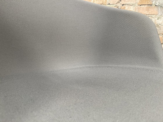 Image 1 of Hay AAC 23 grauer Stuhl