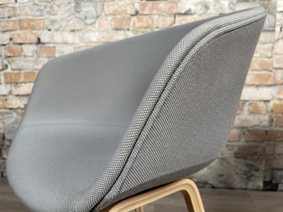 Image 1 of Hay AAC 23 grauer Stuhl