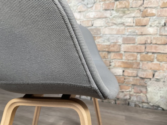 Image 1 of Hay AAC 23 grauer Stuhl