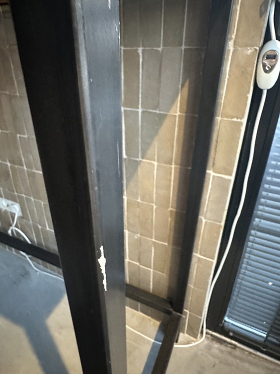 Image 1 of Moderner robuster Bartisch