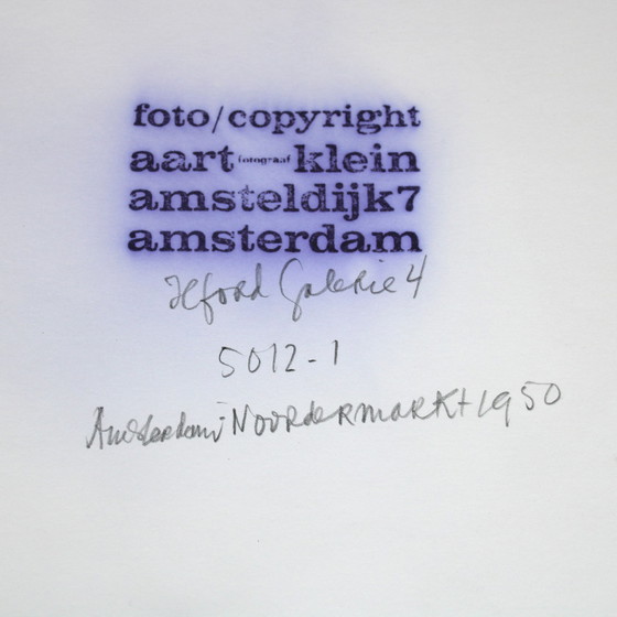 Image 1 of Aart Klein (1909-2001) Noordermarkt, Amsterdam 1950, Entwicklung eines Silbergelatineabzugs, gestempelt