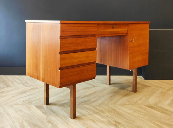 Image 1 of Schreibtisch aus der Mitte des Jahrhunderts