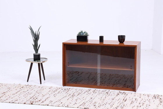 Image 1 of Dunkle Vintage Glas Kommode 60er Jahre | Mid Century Vitrine Flur Retro 70er Holz Braun Aufbewahrung