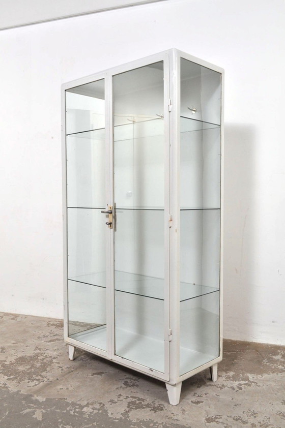 Image 1 of Vintage-Apothekerschrank / Vitrine