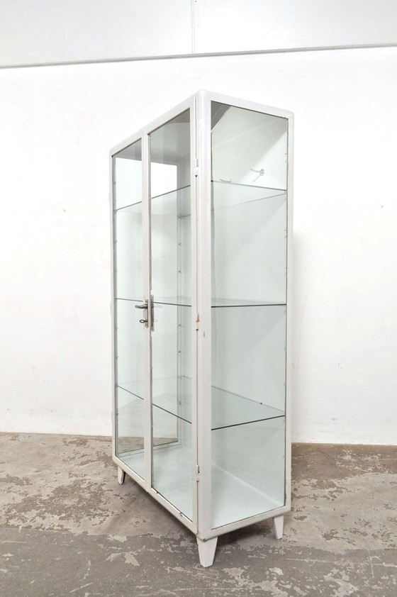 Image 1 of Vintage-Apothekerschrank / Vitrine