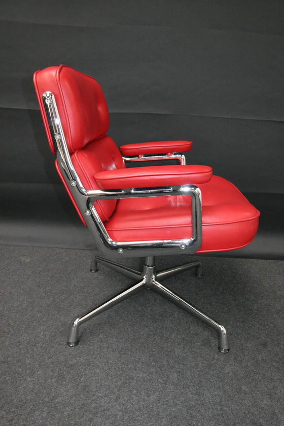 Image 1 of Vitra Lobby Chair