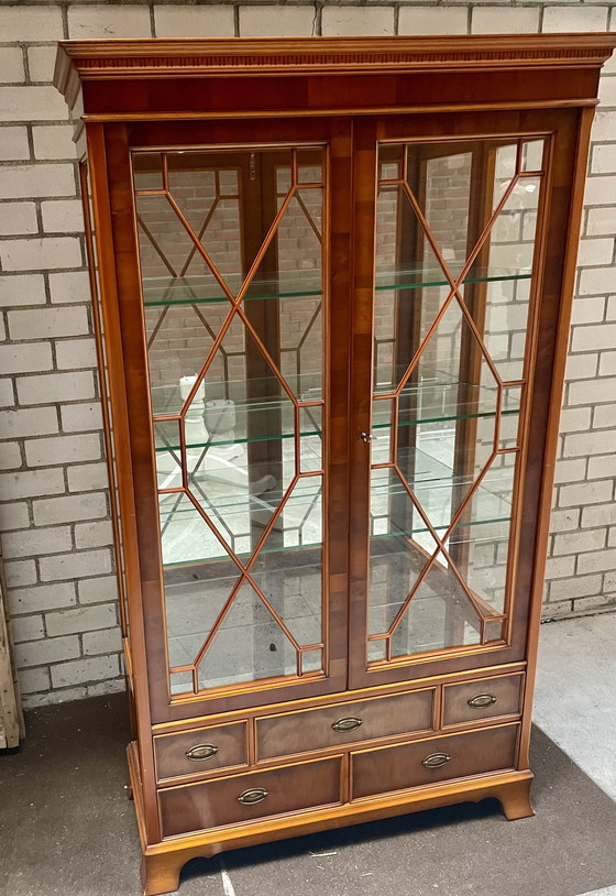 Image 1 of Heroic Classic Vitrine