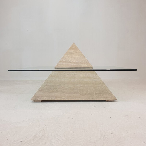 Image 1 of Italienischer Pyramiden-Couchtisch aus Travertin, 1980er Jahre