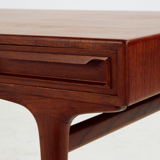 Image 1 of Mk10665 Restaurierter Couchtisch aus Teakholz