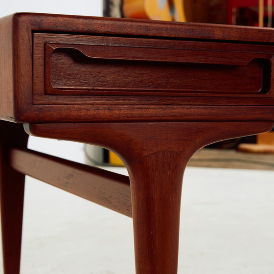 Image 1 of Mk10665 Restaurierter Couchtisch aus Teakholz