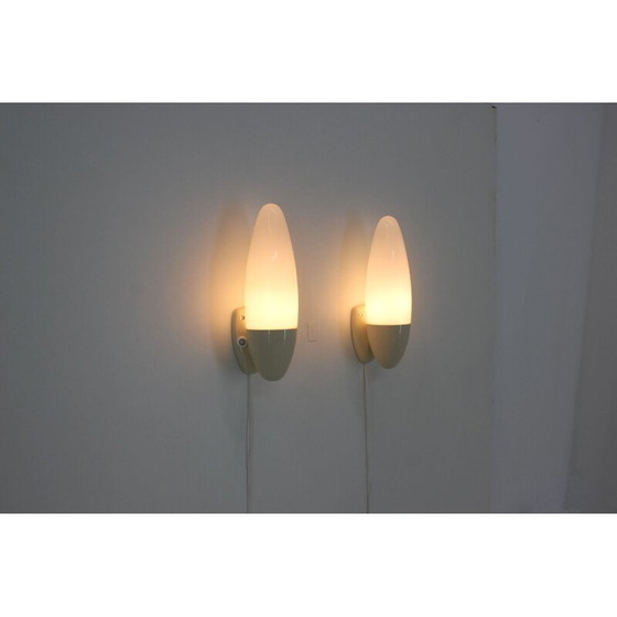 Image 1 of Paar Vintage-Wandleuchter aus Kunststoff und Glas, Tschechoslowakei 1970