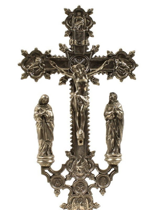 Imposantes Altarkreuz aus Metall