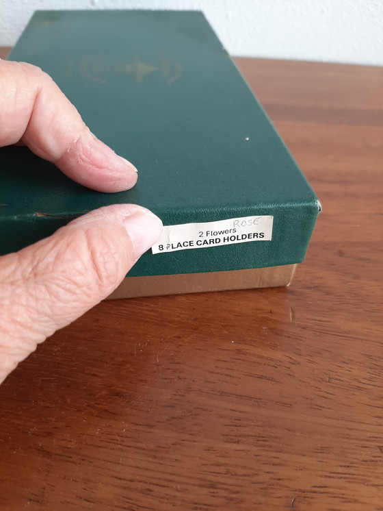 Image 1 of Set aus Porzellan Handgefertigte Namensschilder Krone Staffordshire