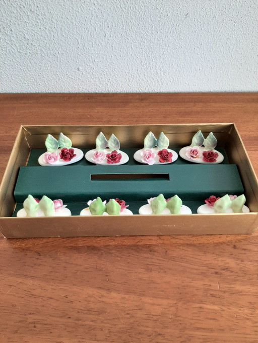 Set aus Porzellan Handgefertigte Namensschilder Krone Staffordshire