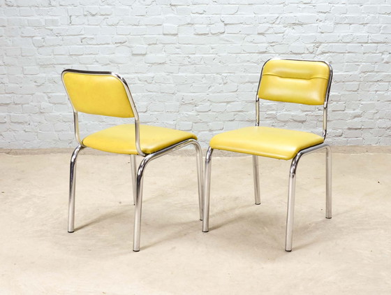 Image 1 of 4x Olivgrüne Kunstleder-Küchenstühle auf Chromgestell, Belgien, 1960er Jahre