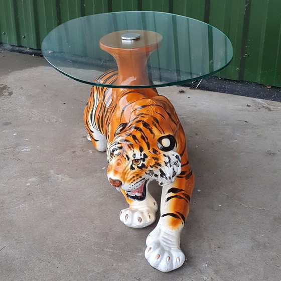 Image 1 of Tiger-Couchtisch aus Keramik