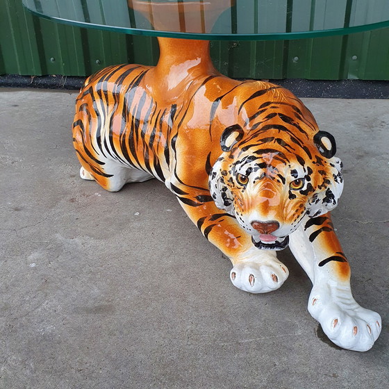 Image 1 of Tiger-Couchtisch aus Keramik