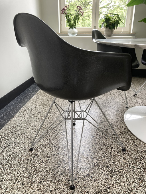 Vitra Eames Fiberglas Dar Elefantenhaut Grau