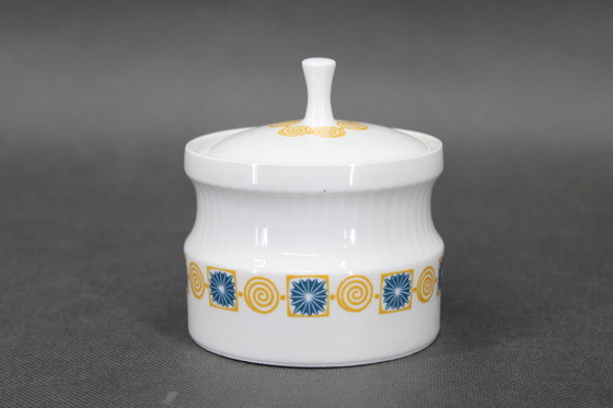 Image 1 of 1964 Jaroslav Jezek Exklusives Porzellan-Teeset "Nofretete", Tschechoslowakei