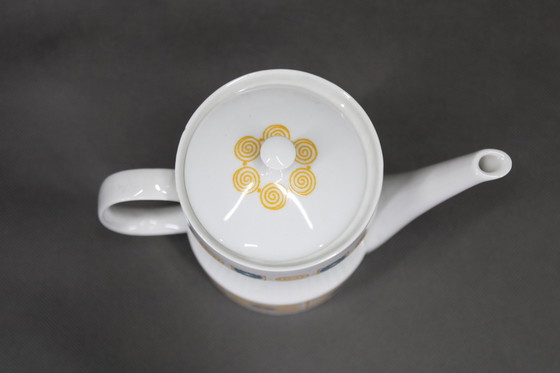 Image 1 of 1964 Jaroslav Jezek Exklusives Porzellan-Teeset "Nofretete", Tschechoslowakei