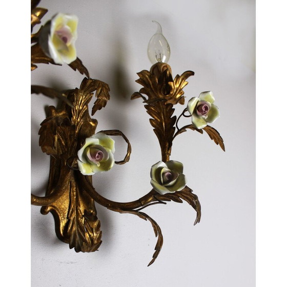 Image 1 of Paar goldene Wandlampen mit Porzellanblumen