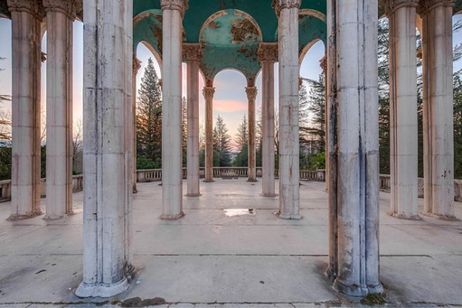 Verlassenes Sanatorium – ArtDecay, fotografie, Aluminium