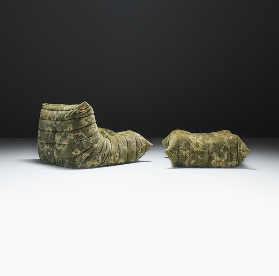 Image 1 of Seltenes Togo-Set in seinem Originalstoff von Michel Ducaroy für Ligne Roset Frankreich.