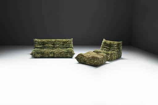 Seltenes Togo-Set in seinem Originalstoff von Michel Ducaroy für Ligne Roset Frankreich.