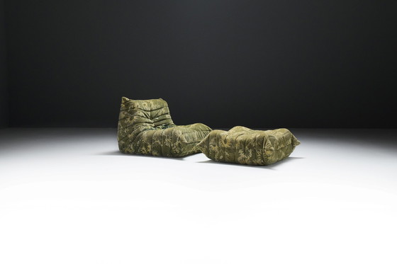 Image 1 of Seltenes Togo-Set in seinem Originalstoff von Michel Ducaroy für Ligne Roset Frankreich.