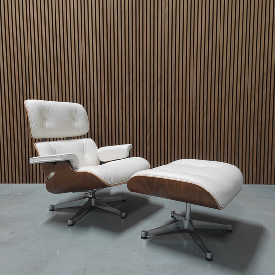 Image 1 of Vitra Eames Lounge Chair Xl + Ottoman - Leder Premium F - snow