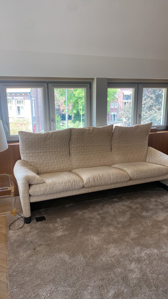 Image 1 of 2x Cassina-Maralunga-Bank