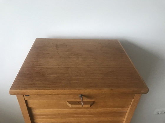 Image 1 of Vintage Schrank Aktenschrank Rolltür Eeka Eiche Design 1950