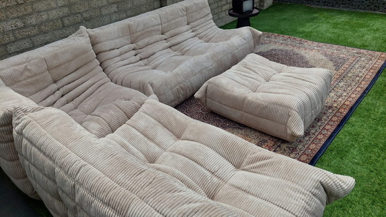 Image 1 of Ligne Roset Togo 2-Sitzer und Hocker