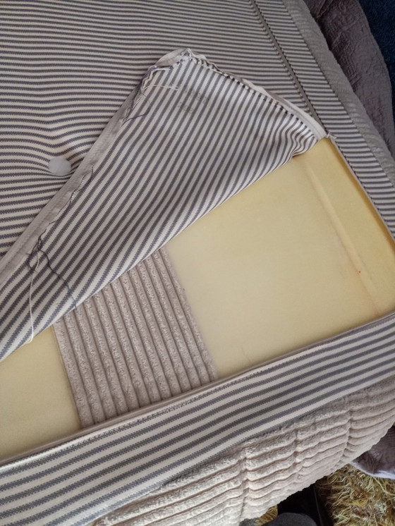 Image 1 of Ligne Roset Togo 2-Sitzer und Hocker