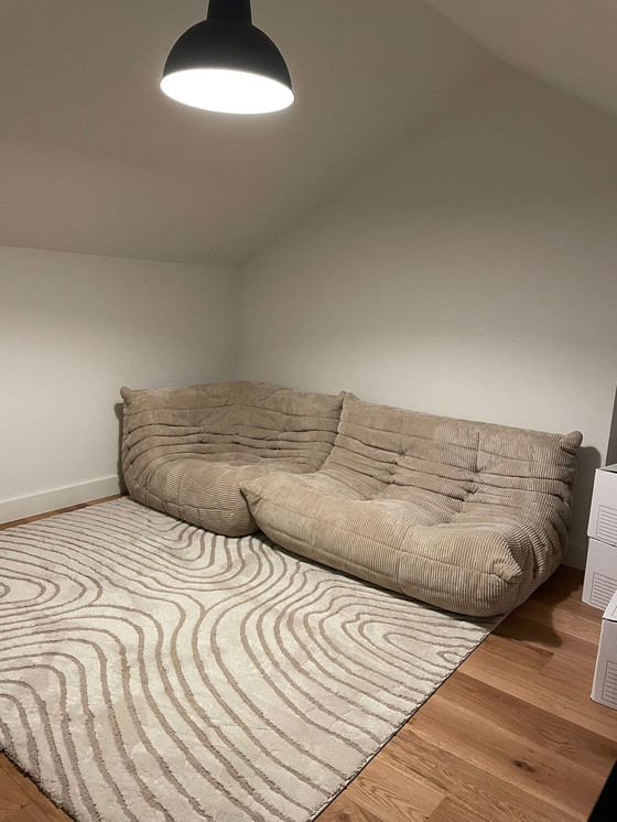 Image 1 of Ligne Roset Togo 2-Sitzer und Hocker