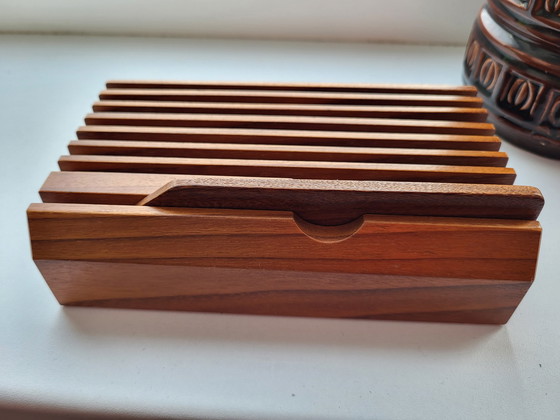 Image 1 of Eric Albinson Design Briefhalter aus Holz mit Holzöffner. Briefhalter