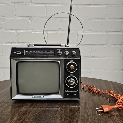 Seltene Radio-TV-Marke Universum