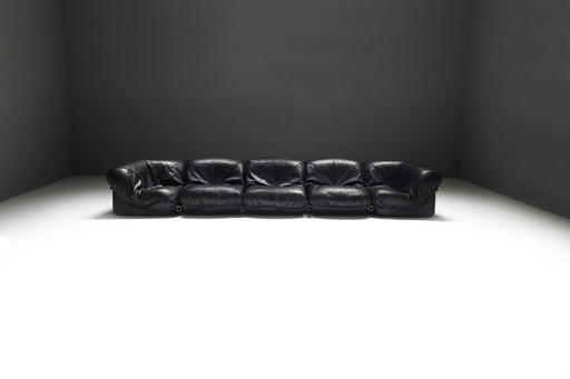 Atemberaubendes Patate Modularsofa in schwarzem Originalleder für Airborne - Frankreich