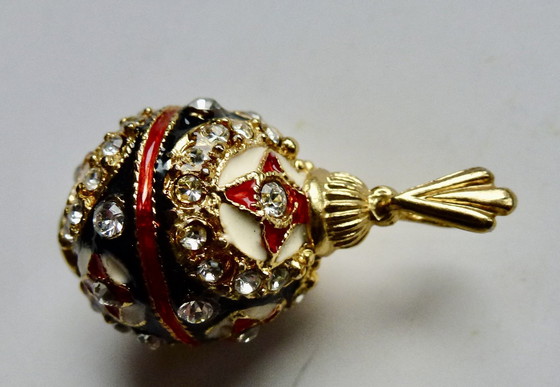 Image 1 of Fabergé-Ei-Anhänger - Swarovski-Kristalle - vergoldet - Cloisonne-Emaille.
