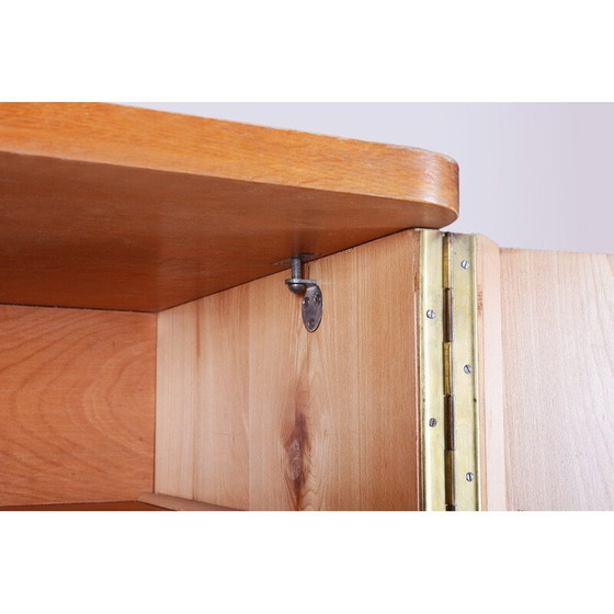 Image 1 of Alter Eichenholz-Bauhausschrank, Tschechien 1930er Jahre