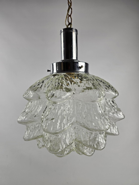 Image 1 of Glas-Pendelleuchte 'Fjaerkost' Artischocke