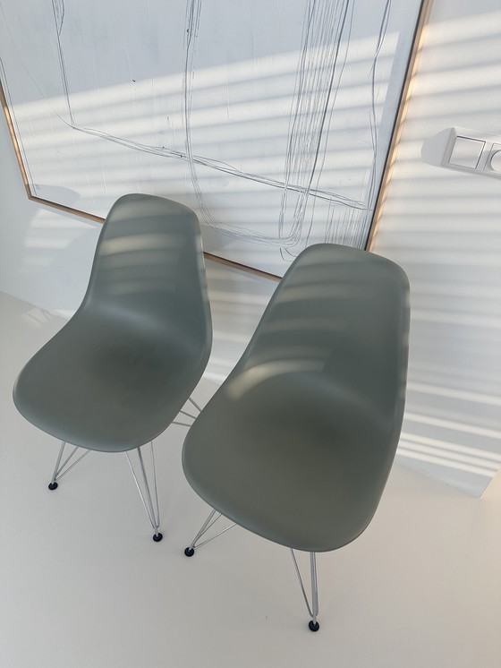 Image 1 of 2x Vitra Eames Dsr