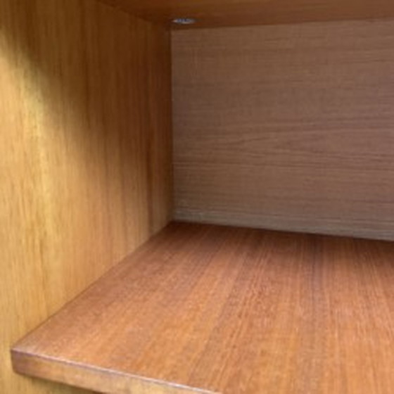 Image 1 of Vintage-Vitrine mit verjüngten Beinen, 1960er Jahre