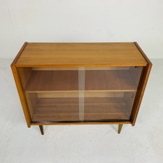 Image 1 of Vintage-Vitrine mit verjüngten Beinen, 1960er Jahre