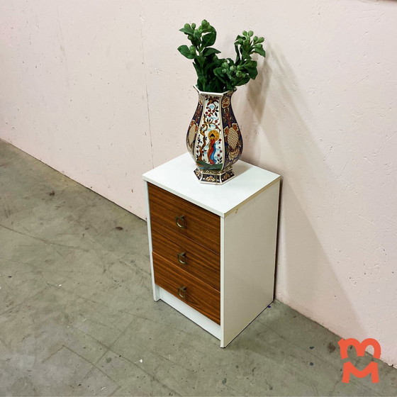 Image 1 of Vintage Nachttisch mit Schubladen