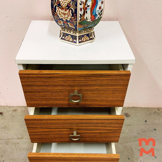 Image 1 of Vintage Nachttisch mit Schubladen
