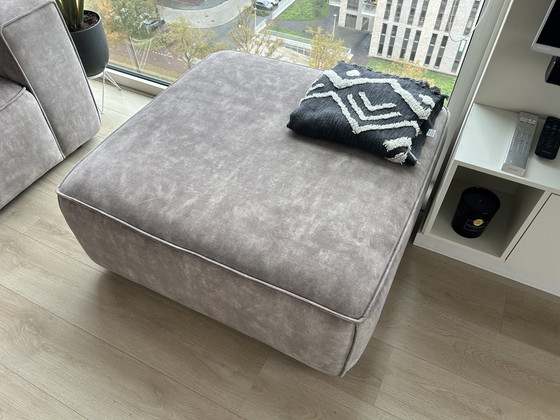 Image 1 of Sevn Amarillo Sofa inklusive Hocker 1,5 Jahre alt