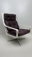Georg Eknes Norwegisches Design Lounge Drehsessel mit Lederkissen