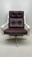 Georg Eknes Norwegisches Design Lounge Drehsessel mit Lederkissen