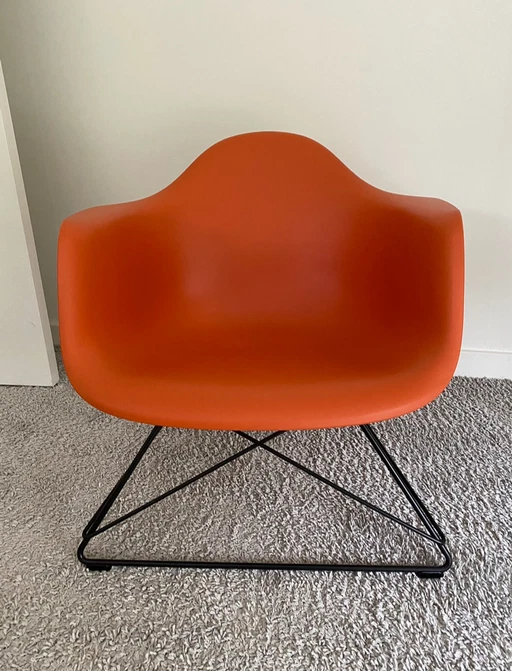 Vitra Eames LAR-Stuhl